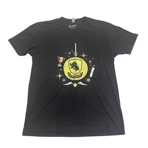 Harry Potter Hufflepuff short sleeve Wizarding World Universal Studios Size XL
